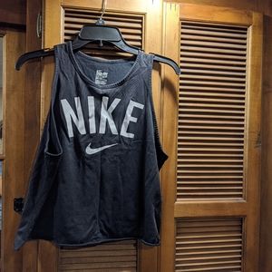 4/$10 cropped Nike tank